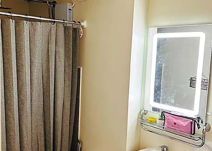 Rouzelea Nest Near Naia Airport Wifi 4*